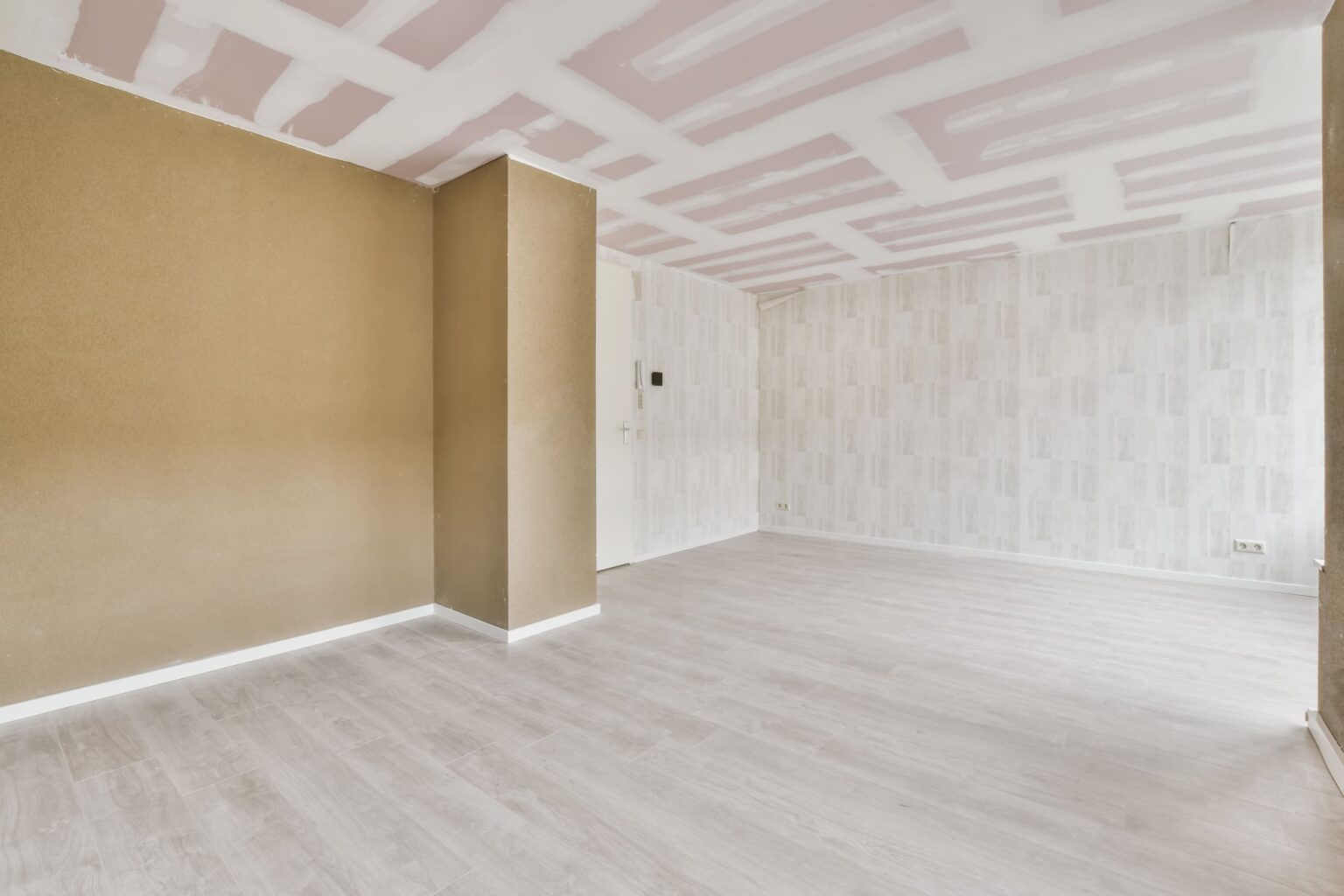 empty-minimalist-room-2025-02-09-23-39-25-utc